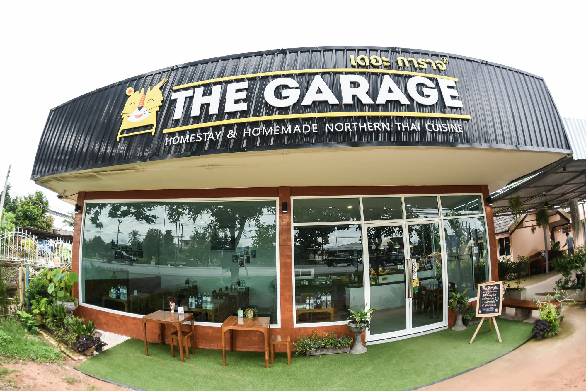 Hotel The Garage Chiang Rai Exterior foto